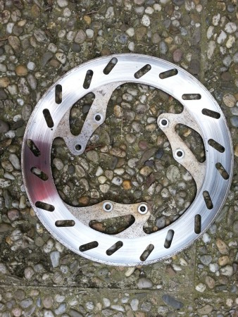 Bremsscheibe rückwärts 25 €